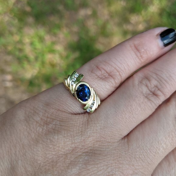 14k Solid Gold Vintage Sapphire Diamond Ring - Picture 3 of 12